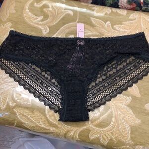 NEW VICTORIA SECRET BLACK LACE PANTY PANTIES SZ M CHEEKY